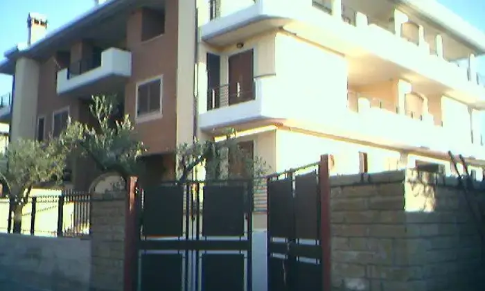 Rexer-Roma-Box-Auto-Via-Oricola-Zona-Ponte-di-Nona-GARAGE