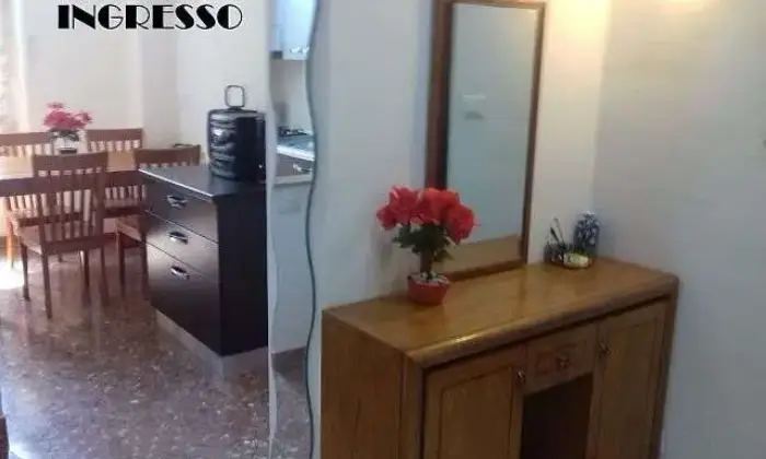 Rexer-Roma-Fittasi-appartamento-al-centro-di-roma-per-anno-SALONE