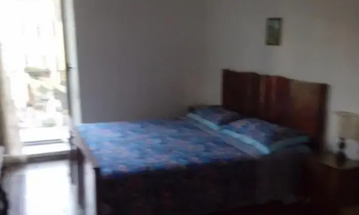Rexer-Ischia-di-Castro-Affitto-di-trilocale-in-piazza-Immacolata-snc-Ischia-di-Castro-CAMERA-DA-LETTO