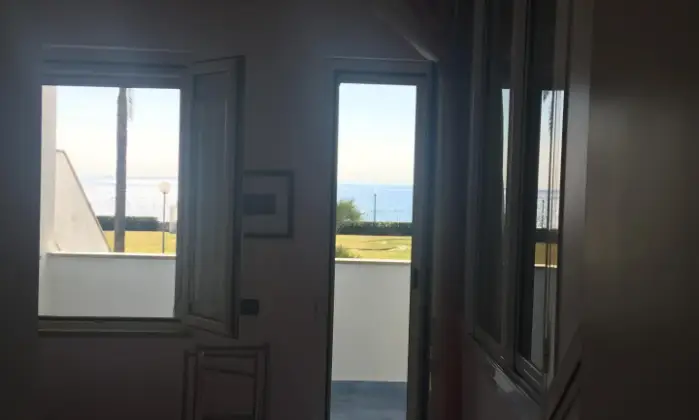 Rexer-Santa-Marina-Appartamento-sul-mare-letto-ristrutturato-nuovo-SALONE