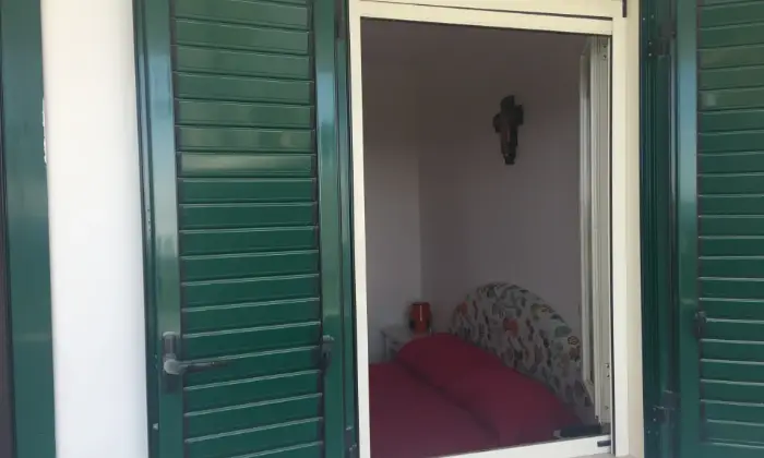 Rexer-Santa-Marina-Appartamento-sul-mare-letto-ristrutturato-nuovo-SALONE