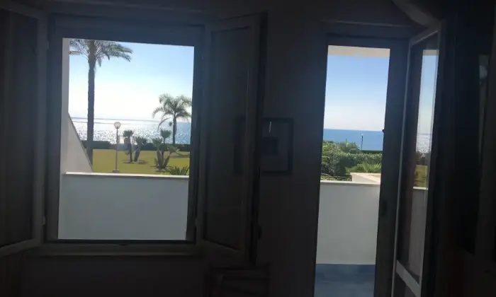 Rexer-Santa-Marina-Appartamento-sul-mare-letto-ristrutturato-nuovo-SALONE