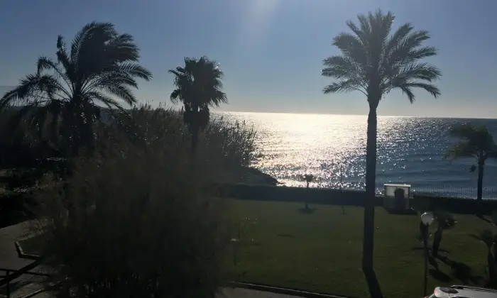 Rexer-Santa-Marina-Appartamento-sul-mare-letto-ristrutturato-nuovo-SALONE