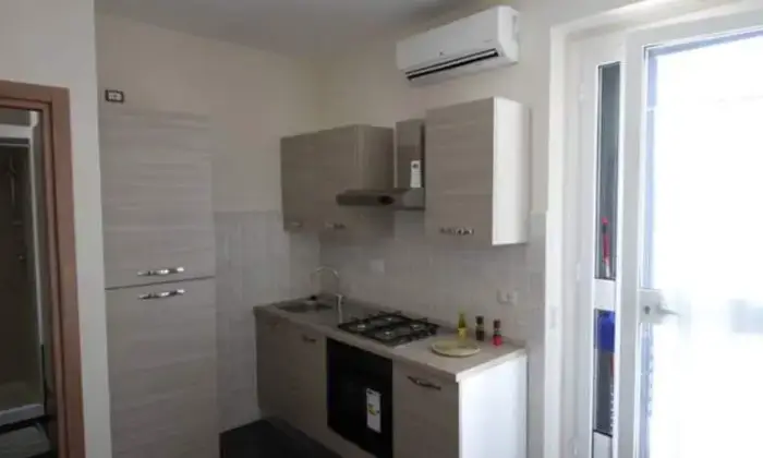 Rexer-Roma-Appartamento-moderno-zona-romanina-torvergata-CUCINA