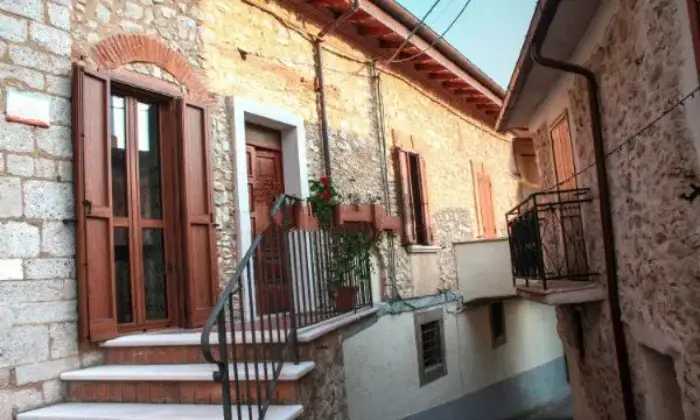 Rexer-Pescorocchiano-Affitto-di-bilocale-in-via-Della-Fonte-Pescorocchiano-mese-ALTRO
