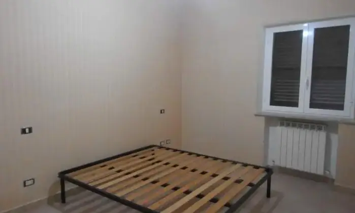 Rexer-Roma-Camera-singola-donne-Zona-Finocchio-CAMERA-DA-LETTO
