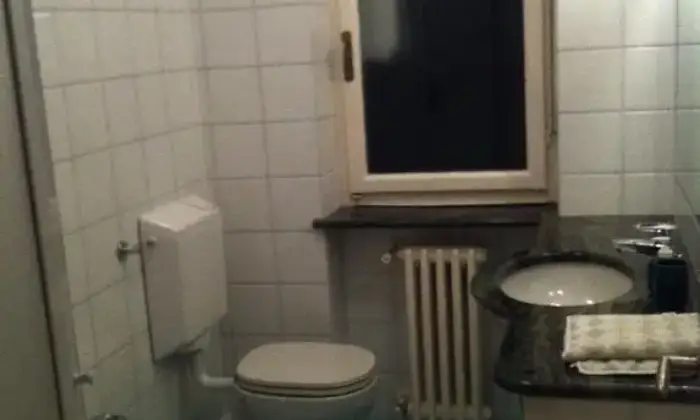 Rexer-Caselle-Torinese-Grazioso-appartamento-libero-subito-a-Caselle-Torinese-BAGNO