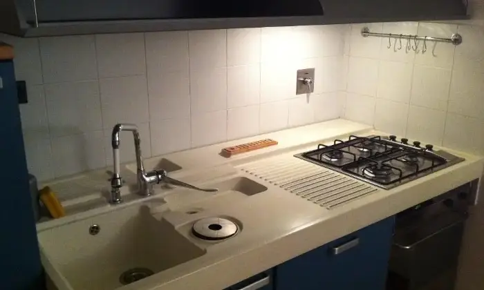 Rexer-Caselle-Torinese-Grazioso-appartamento-libero-subito-a-Caselle-Torinese-CUCINA