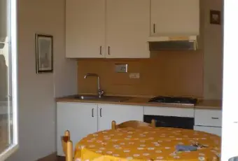 Rexer-Guidonia-Montecelio-Delizioso-bilocale-CUCINA