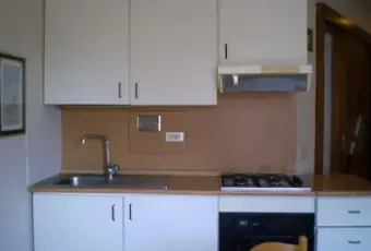 Rexer-Guidonia-Montecelio-Delizioso-bilocale-CUCINA