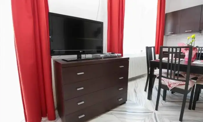 Rexer-Roma-Monolocale-Attico-San-Pietro-disponibile-solo-dal-all-CUCINA