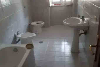 Rexer-Orta-di-Atella-Bellissimo-appartamento-mq-BAGNO