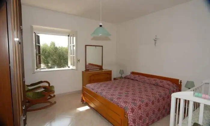 Rexer-Ascea-Appartamento-arredato-con-ampio-terrazzo-e-sottotetto-CAMERA-DA-LETTO