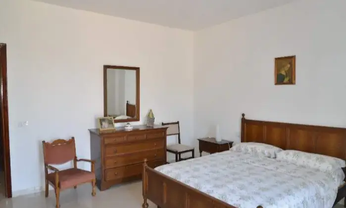 Rexer-Rometta-Affittasi-Appartamento-ristrutturato-con-panorama-CAMERA-DA-LETTO