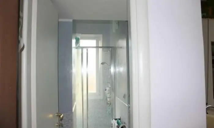 Rexer-Latina-Monolocale-zona-centrale-BAGNO