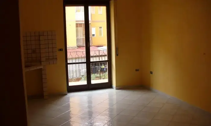 Rexer-Napoli-Appartamento-secondiglianocapodichino-SALONE