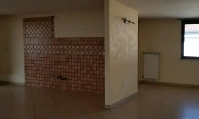 Rexer-Marcianise-Appartamento-mansardaro-CUCINA