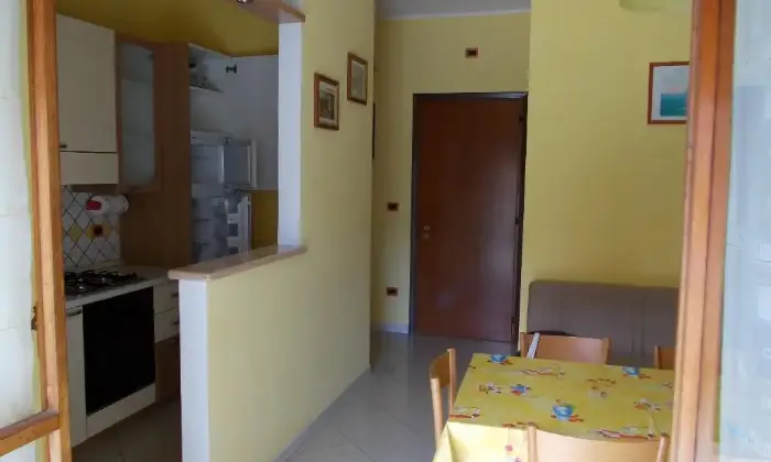 Rexer-Francavilla-al-Mare-Camera-arredata-per-studente-o-lavoratore-SALONE