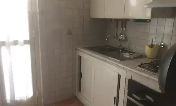 Rexer-Roma-Affitto-di-casa-indipendente-in-via-Cassia-Tomba-di-Nerone-Roma-CUCINA