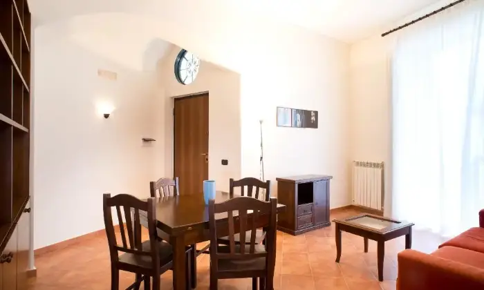 Rexer-Napoli-Appartamento-ristrutturato-piano-SALONE