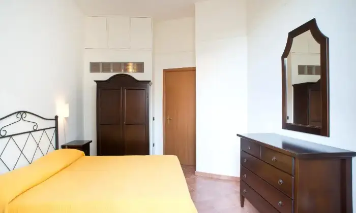 Rexer-Napoli-Appartamento-ristrutturato-piano-CAMERA-DA-LETTO