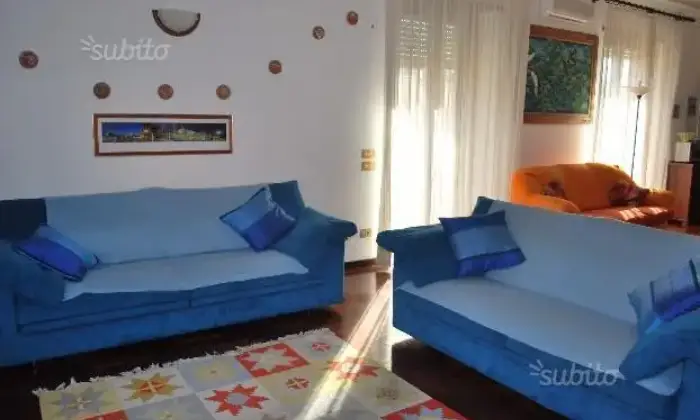 Rexer-Roma-APPARTAMENTO-mq-GEMELLI-CRISTO-RE-IDI-con-WiFi-SALONE