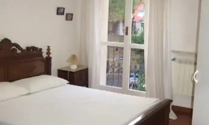 Rexer-Camogli-Appartamento-arredato-a-Camogli-CAMERA-DA-LETTO