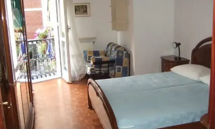 Rexer-Camogli-Appartamento-arredato-a-Camogli-CAMERA-DA-LETTO