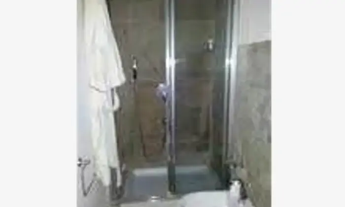 Rexer-Roma-Stanza-matrimoniale-zona-Musei-Vaticani-BAGNO