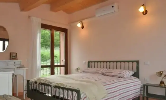 Rexer-Fabriano-Il-Granaio-di-Vichinano-CAMERA-DA-LETTO