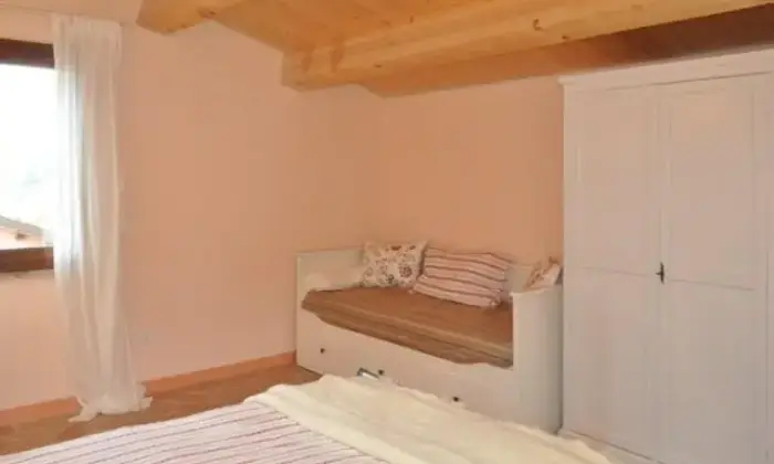 Rexer-Fabriano-Il-Granaio-di-Vichinano-CAMERA-DA-LETTO
