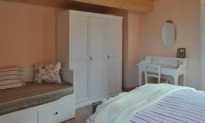 Rexer-Fabriano-Il-Granaio-di-Vichinano-CAMERA-DA-LETTO