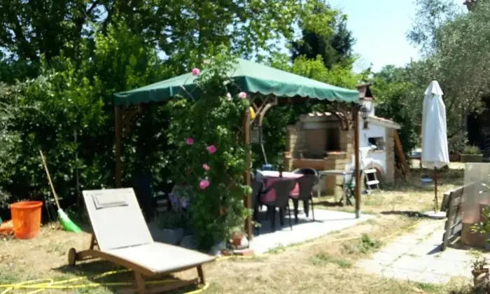 Rexer-Lucca-Appartamento-mansardato-GIARDINO