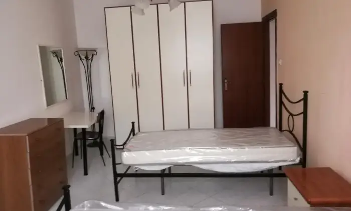 Rexer-Roma-Trilocale-ristrutturato-CAMERA-DA-LETTO