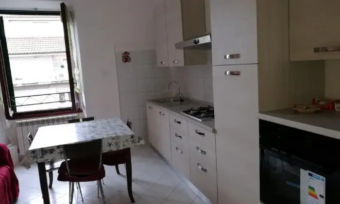 Rexer-Roma-Trilocale-ristrutturato-CUCINA