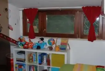 Rexer-Monte-Porzio-Catone-Trilocale-in-villa-CAMERA-DA-LETTO