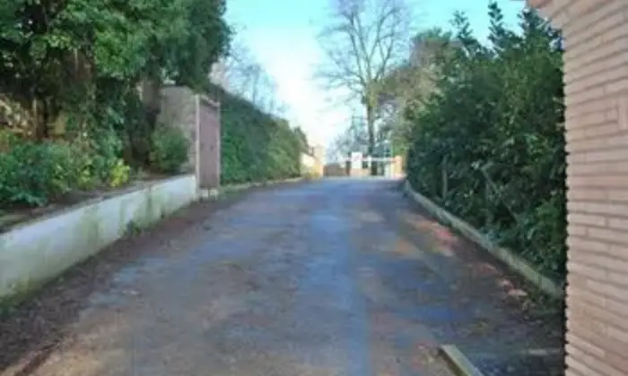 Rexer-Monte-Porzio-Catone-Trilocale-in-villa-ALTRO