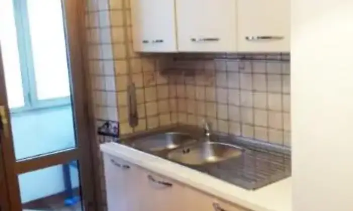 Rexer-Roma-Camera-per-studentesselavoratrici-CUCINA