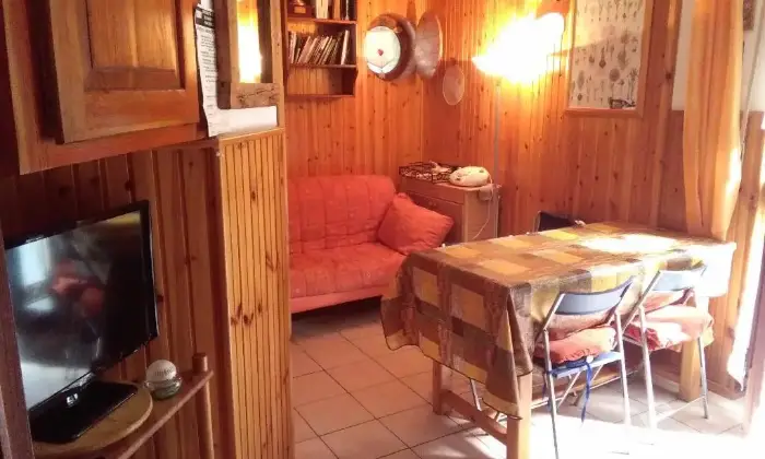 Rexer-Bardonecchia-Bilocale-arredato-SALONE