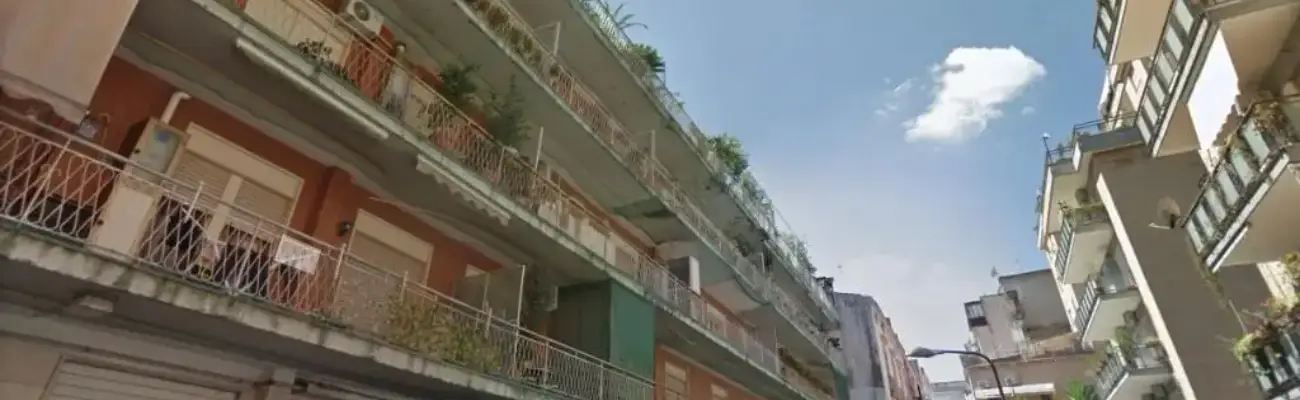 Rexer-Napoli-Ampia-camera-ammobiliata-ALTRO