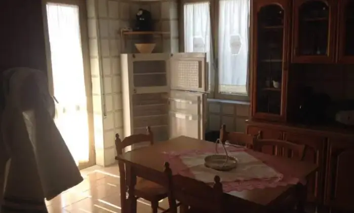 Rexer-Napoli-Quadrilocale-arredato-CUCINA