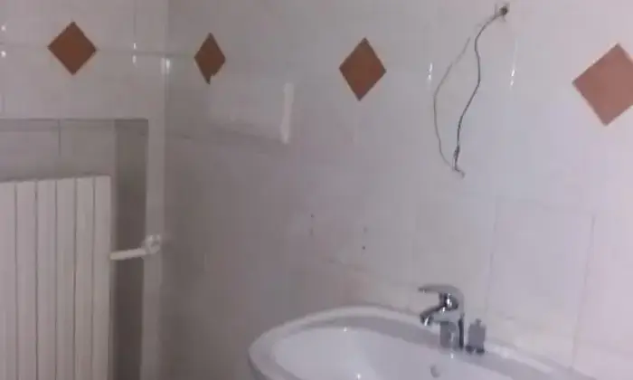 Rexer-Alessandria-ALLOGGIO-CON-INGRESSO-INDIPENDENTE-BAGNO