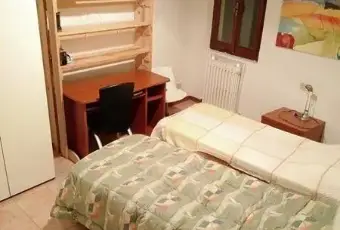 Rexer-Perugia-Affittasi-luminoso-appartamento-in-Corso-Garibaldi-CAMERA-DA-LETTO