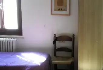 Rexer-Perugia-Affittasi-luminoso-appartamento-in-Corso-Garibaldi-CAMERA-DA-LETTO