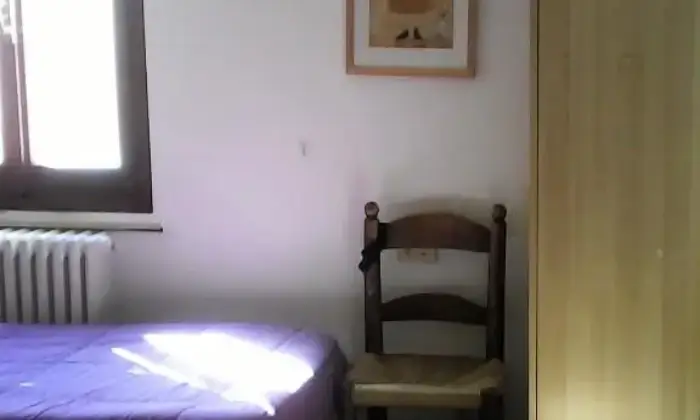 Rexer-Perugia-Affittasi-luminoso-appartamento-in-Corso-Garibaldi-CAMERA-DA-LETTO