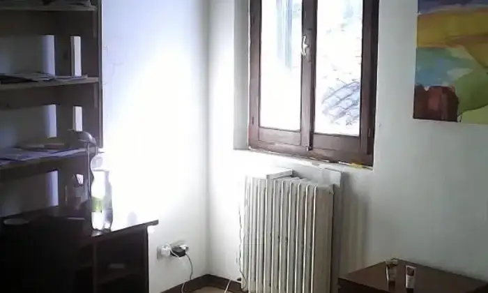 Rexer-Perugia-Affittasi-luminoso-appartamento-in-Corso-Garibaldi-CAMERA-DA-LETTO