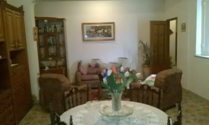 Rexer-Licata-Accogliente-e-spazioso-appartamento-SALONE