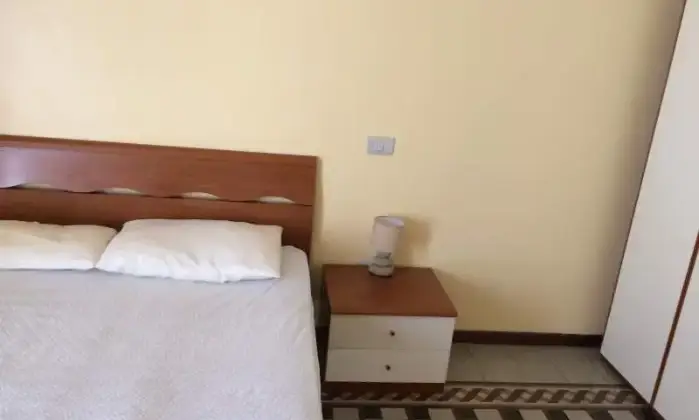 Rexer-Gioia-Tauro-Centrale-e-tranquillo-mini-appartamento-CAMERA-DA-LETTO