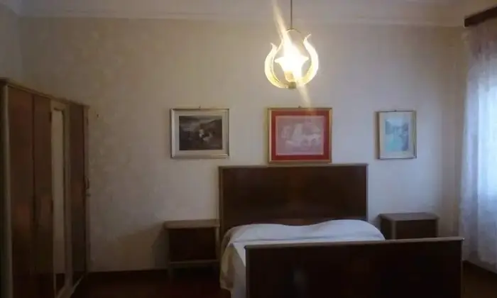 Rexer-Calasetta-Accogliente-e-luminoso-trilocale-vicino-alla-spiaggia-CAMERA-DA-LETTO
