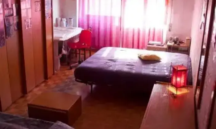 Rexer-Roma-Ampia-stanza-amm-vicina-fermata-metro-A-Numidio-Quadrato-CAMERA-DA-LETTO